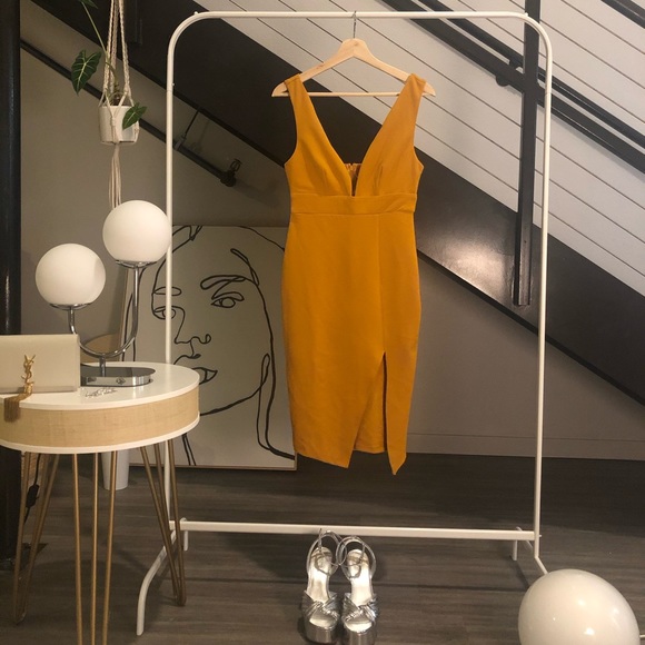 HELLO MOLLY - Picture 2 of 6